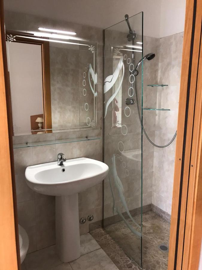 Villa Monica Appartamenti ヴィエステ エクステリア 写真