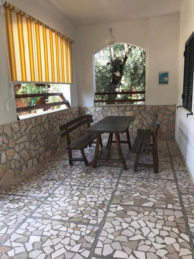 Villa Monica Appartamenti ヴィエステ エクステリア 写真