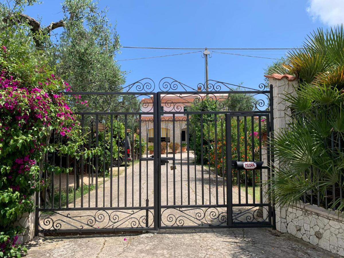 Villa Monica Appartamenti ヴィエステ エクステリア 写真