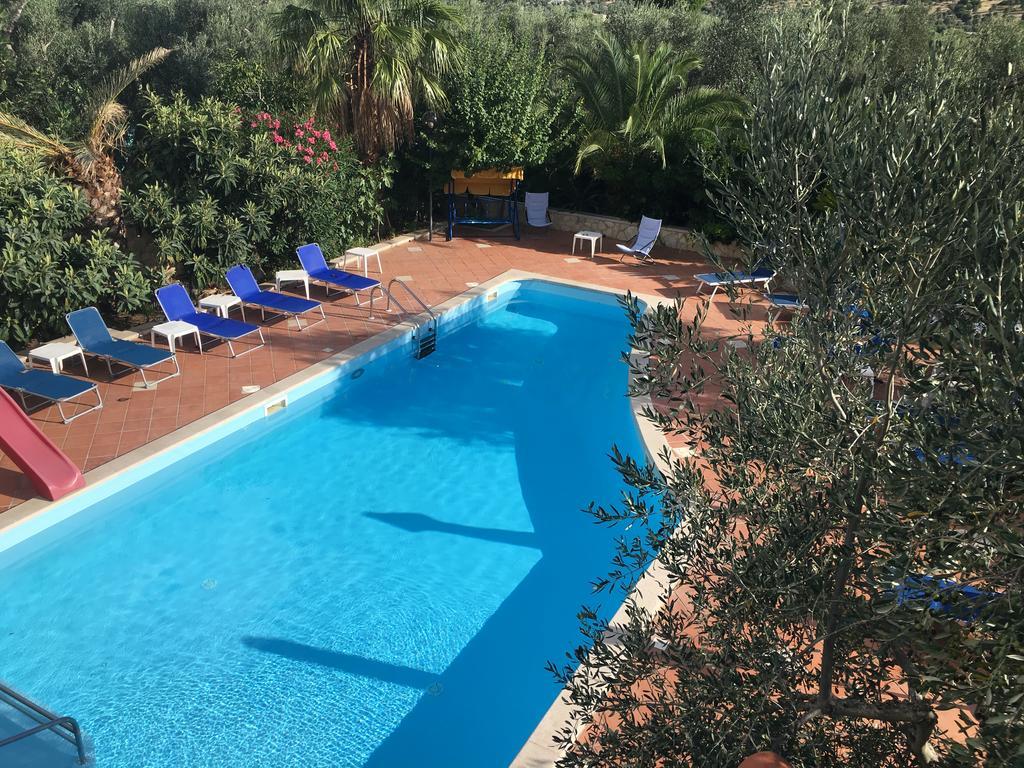Villa Monica Appartamenti ヴィエステ エクステリア 写真