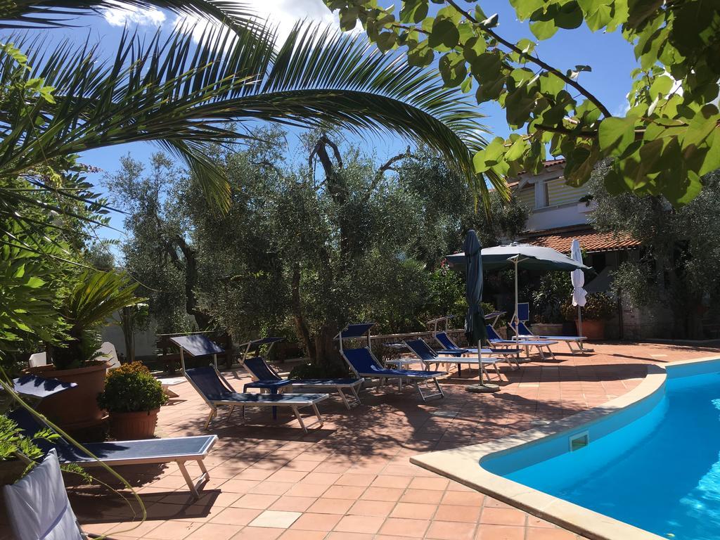 Villa Monica Appartamenti ヴィエステ エクステリア 写真