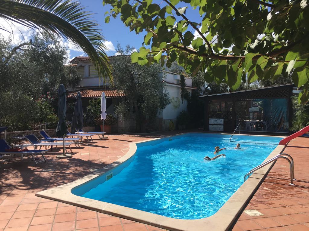 Villa Monica Appartamenti ヴィエステ エクステリア 写真