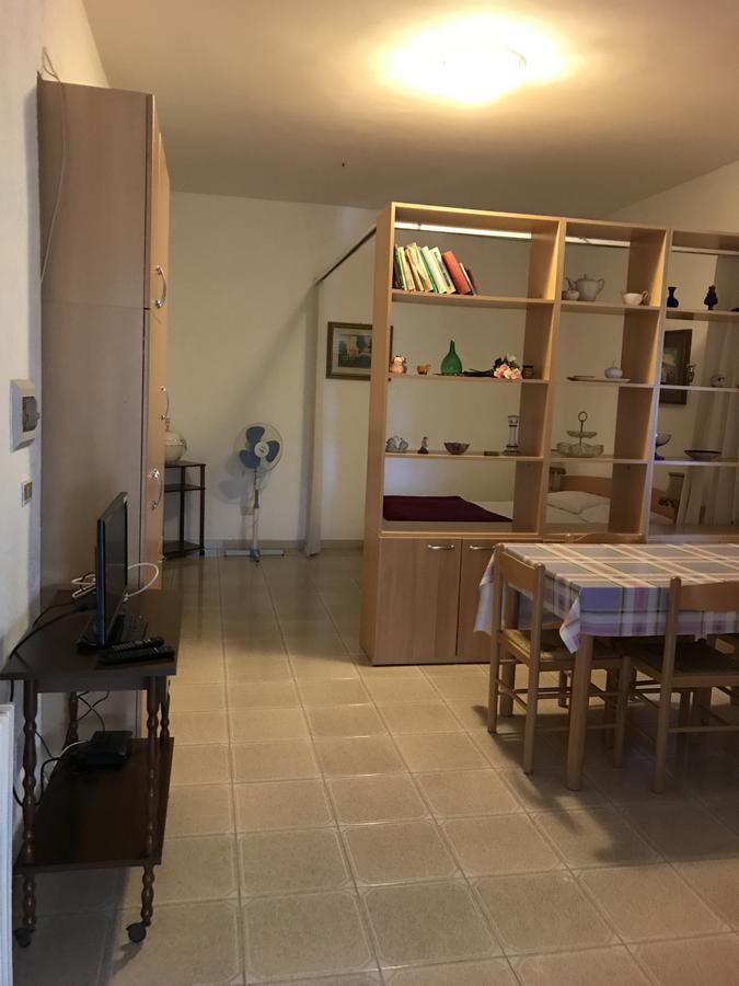 Villa Monica Appartamenti ヴィエステ エクステリア 写真
